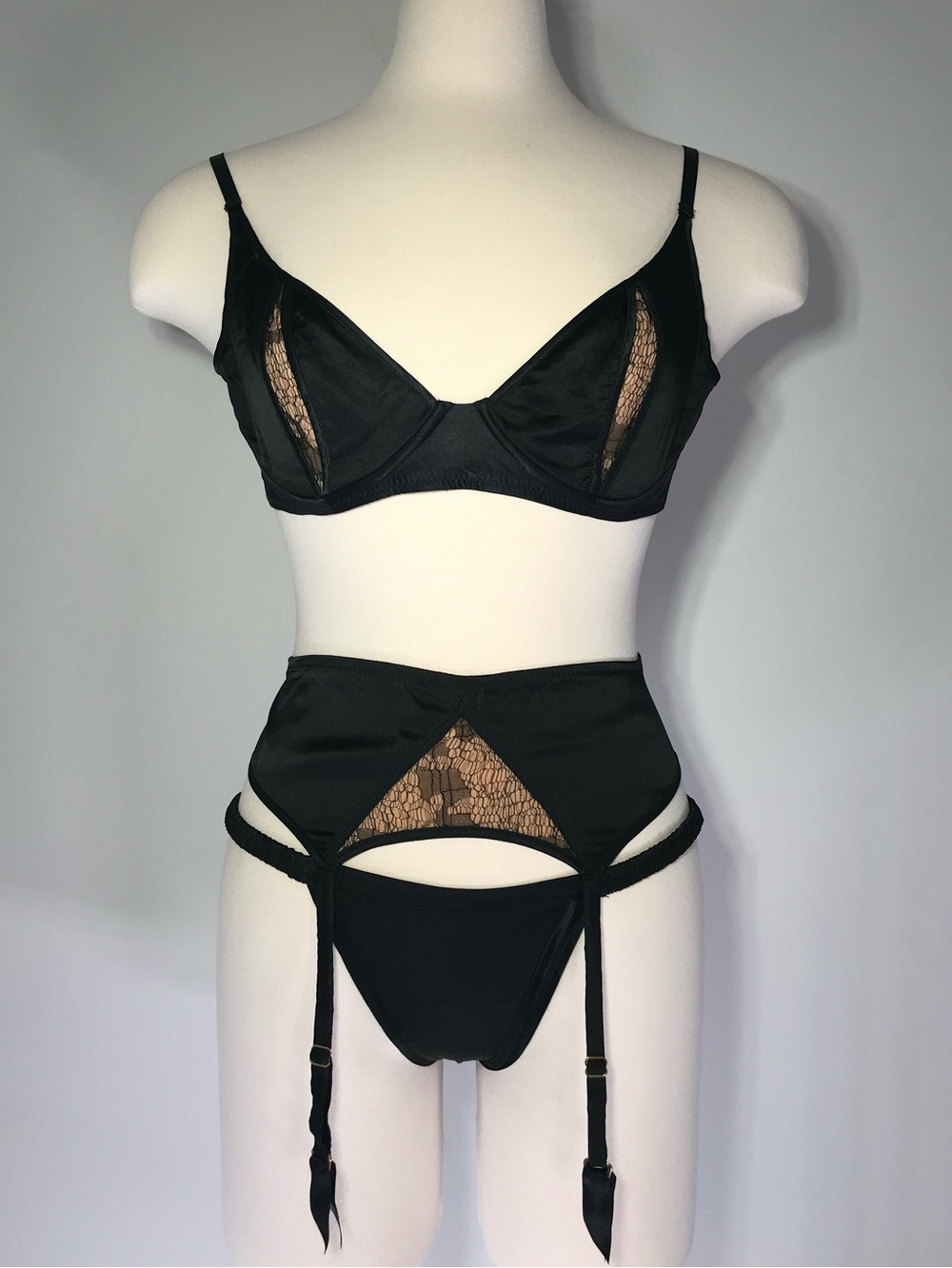 Vintage Kiki de Montparnasse 2 piece Bra & Garter Belt set